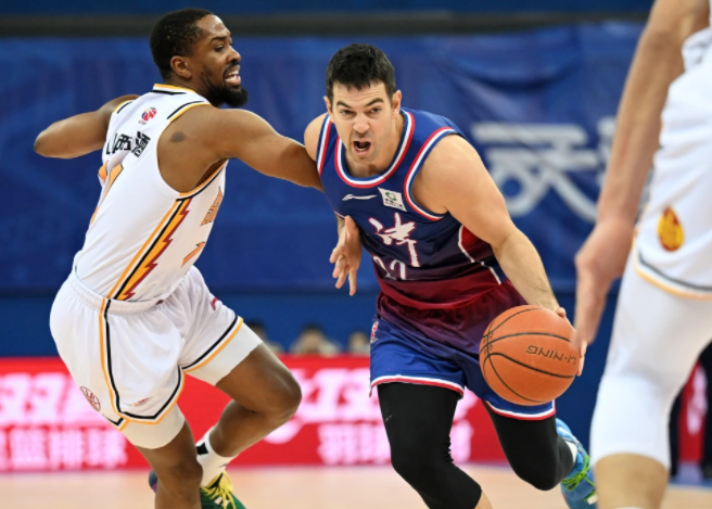 欧篮联集结日走向成谜，北京首钢篮板制胜，态度坚定，纪律约束更严格-爱游戏娱乐