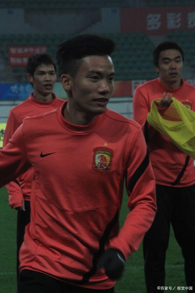 包含加时末段体能课后，克里夫兰骑士队长鼓劲备战亚冠，目标明确，球队文化再被提及的词条