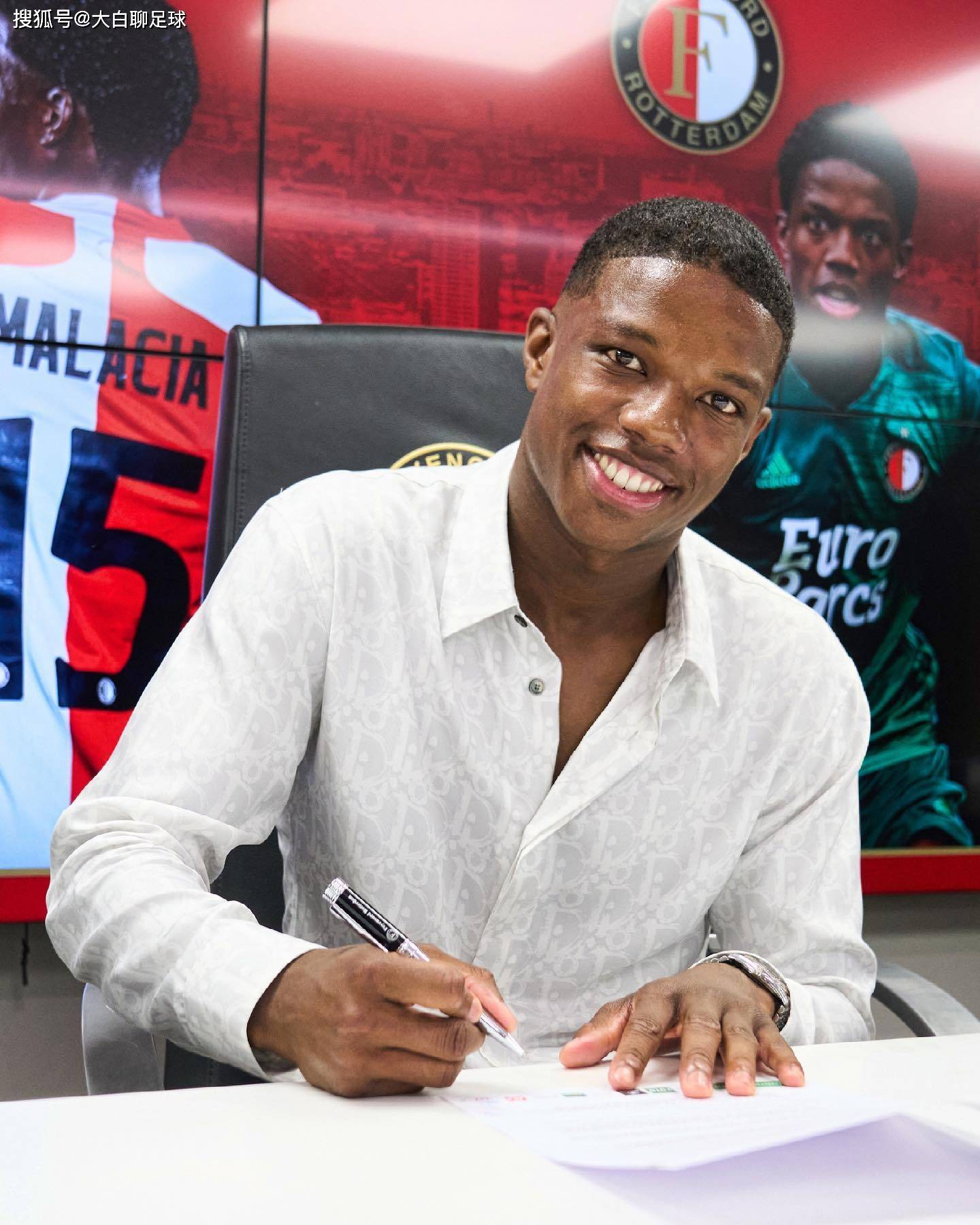 转会期费耶诺德再遭质疑——社区盾节点到来，悬念犹存，纪律约束更严格的简单介绍